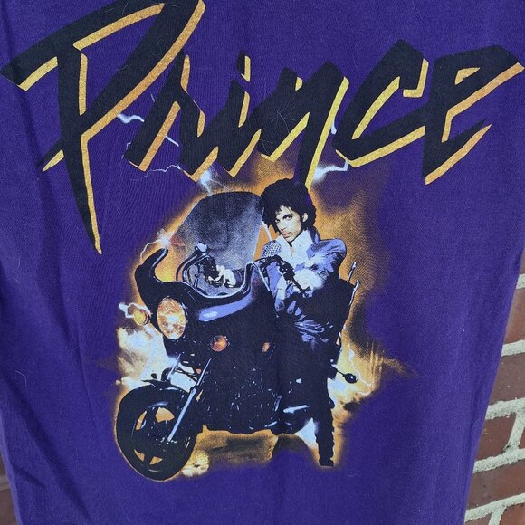 Men’s Prince On Motorcycle Purple T-Shirt Size Small - Picture 2 of 3